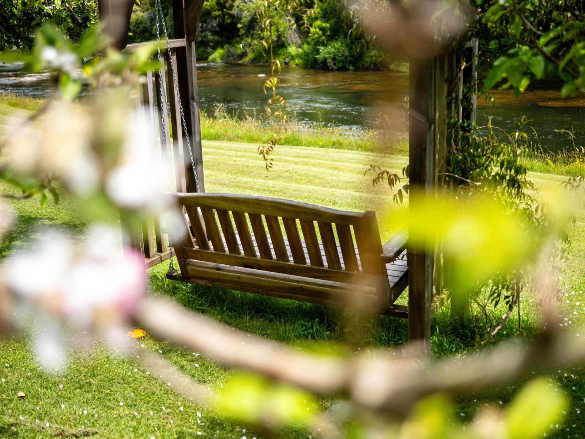Te Awa Lodge Пейхия Экстерьер фото